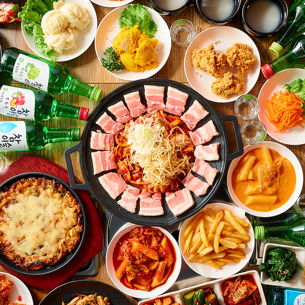選べるメイン＋韓国小皿料理50種類バイキングランチ