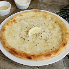 トリプルチーズのハニーレモン (ホール)