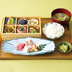 魚美酒進 ウマイサカナデサケススム ルクア サウス店のおすすめランチ1