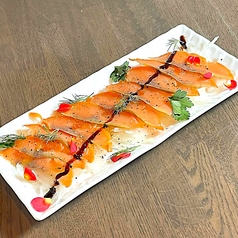 スモークサーモンのカルパッチョ