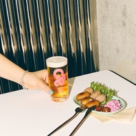 大人が好む創作タパスや肉料理が並ぶ酒場風トラットリア