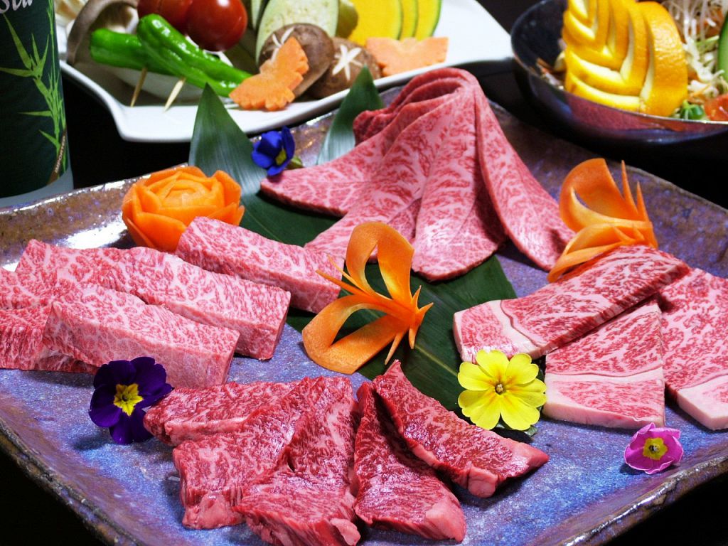 会社宴会や仲間宴会に♪上質なお肉はお酒が旨い！飛び牛コース極上11品＋2H飲み放題4500円(税抜)～！