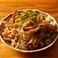 京都・烏丸御池で焼売を楽しめる居酒屋なら蒸キゲンへ。焼売・餃子などの中華と和食を気軽に楽しめます。仕事帰りの一人飲みから大人数の宴会まで幅広いシーンにおすすめ。四条・烏丸からもアクセスしやすく、飲み放題やコースを利用したグループでのディナーにも便利です。