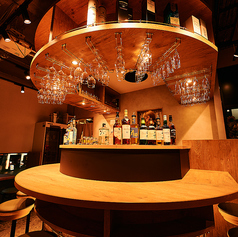 おひとりでもお二人でも、ゆっくりとお過ごしいただけるカウンター席