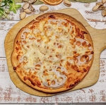 当店こだわりの「おつまみPIZZA」♪カリッとした生地がおつまみに最適な一品です！