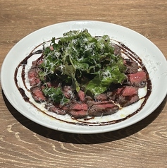 牛赤身ランプ肉のタリアータ 濃厚バルサミコソース