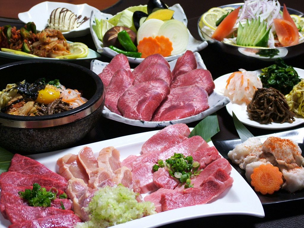 サイドメニューも充実の『飛び牛コース』全11品。2ｈ飲み放題付4500円(税抜)～！