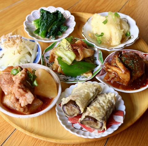 成城学園駅前から徒歩3分！！レトロな店内でお酒片手におでんと焼き鳥とおばんざい♪