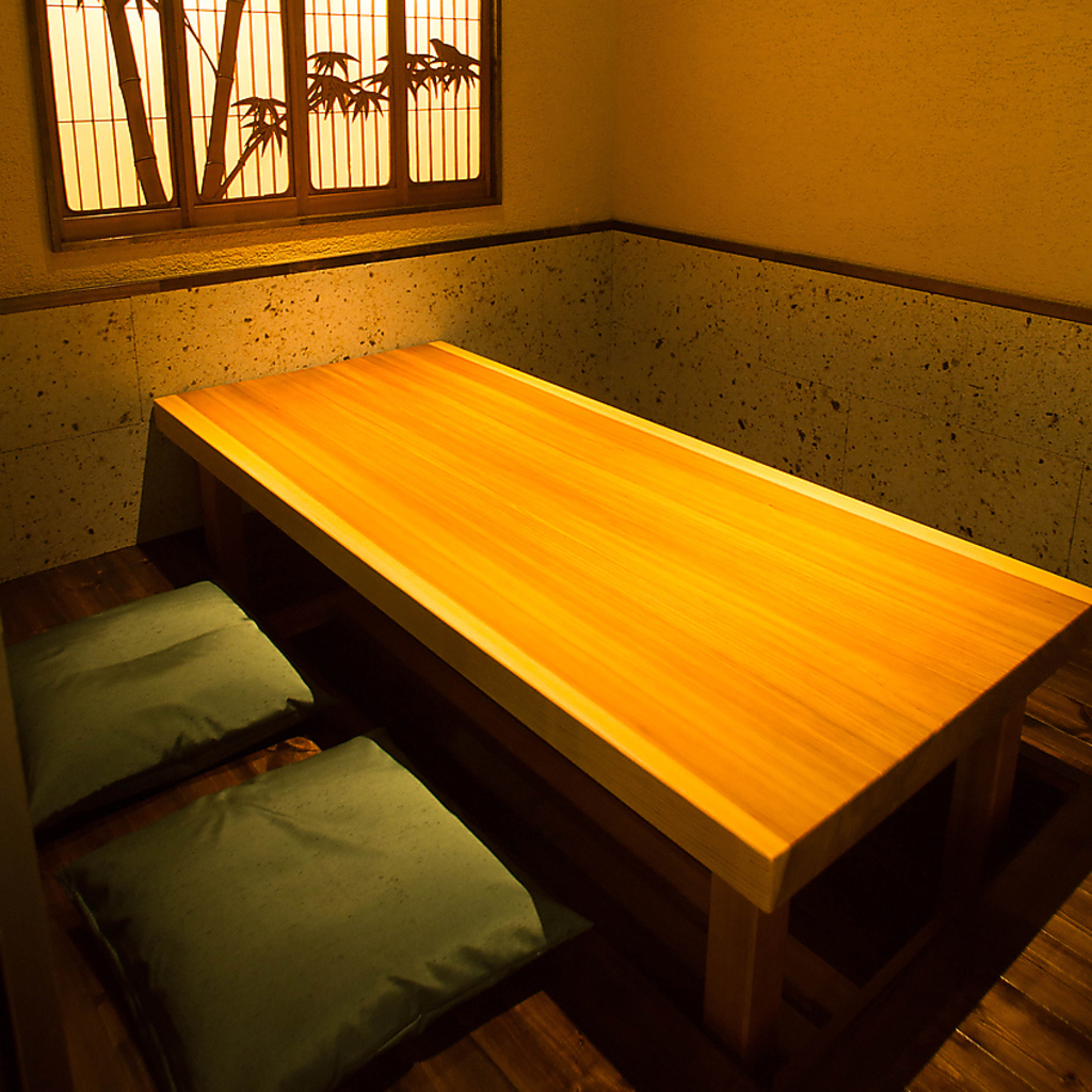 気軽に高級感を楽しめるのが魅力。ひと席ひと席がゆったりで、時間を忘れて楽しめます。