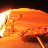 当店自慢のピッツァはこちらの窯で作られています！高温で一気に焼き上げたピザはもサクサク＆もっちり◎