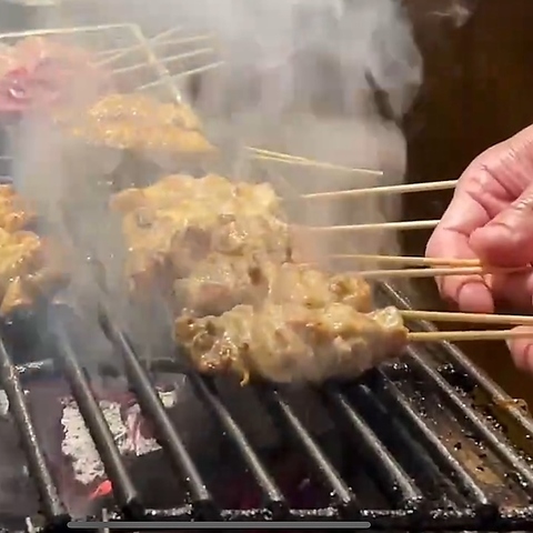 九条駅2分!”本物の朝引き鶏”を使用した炭火焼鳥や逸品をLIVE感あるカウンター席で♪