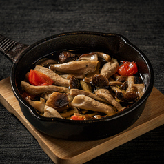 具たくさんキノコのアヒージョ