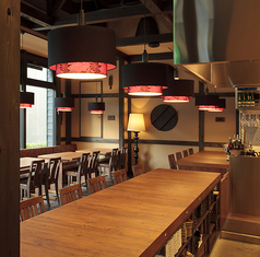 厨房が見えるテーブル席はお料理のにおいで食欲がわきます！