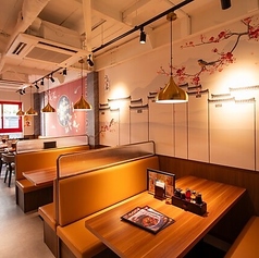 当店では10名様からの少人数貸切も承っております。小規模な社内宴会や親睦会など、他のお客様を気にせずにプライベートな空間を確保したい時に便利です◎フロアごとに貸切が可能なため、独立した空間でお食事と会話を存分にお楽しみいただけます。ご希望の人数や予算に合わせて、お気軽にお電話でご相談ください。