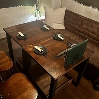 木の温もりが感じられる落ち着いた空間☆