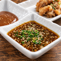 ホルモンの旨味を極限まで引き出す！自家製秘伝ダレ