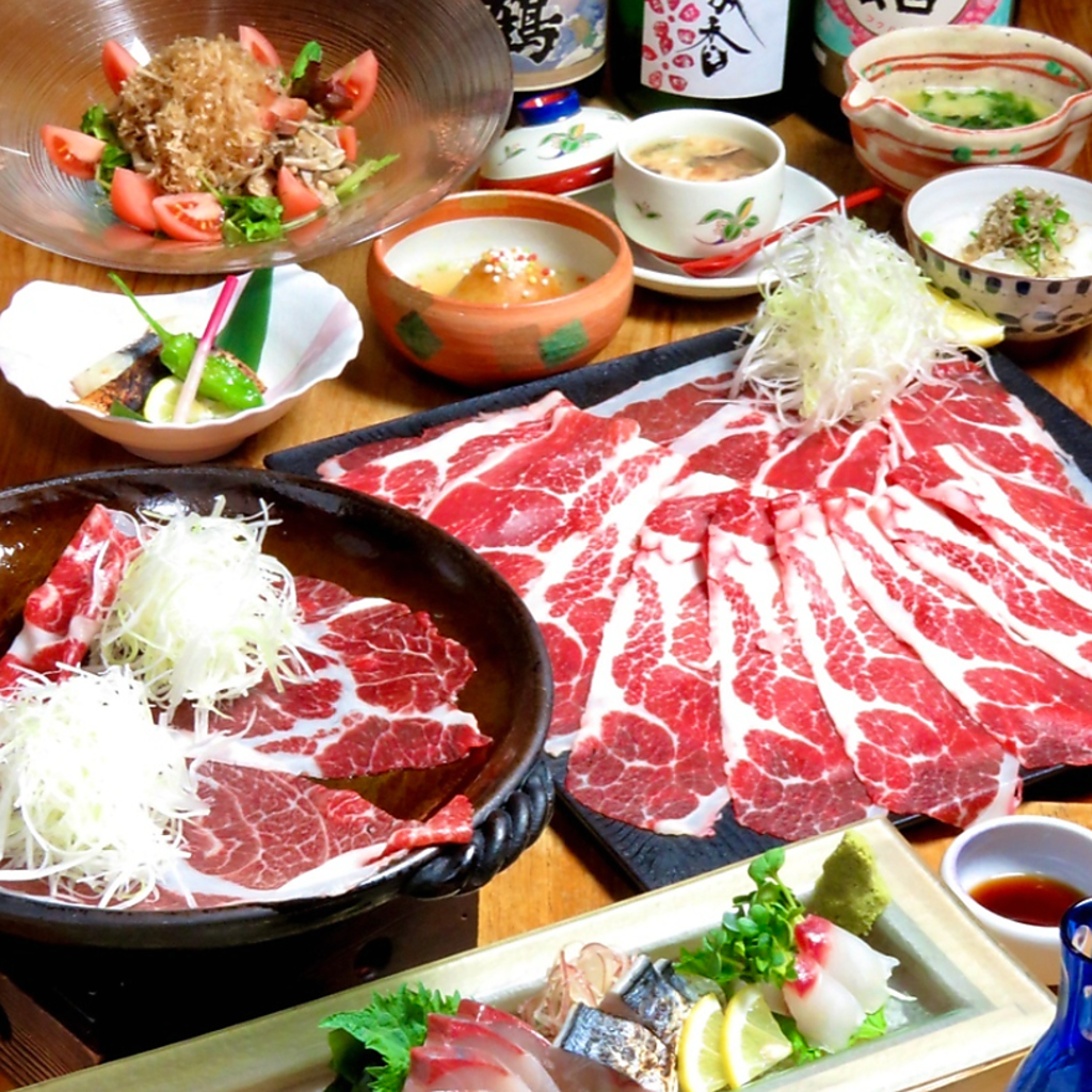 しゃぶしゃぶをはじめ季節感あふれる料理が楽しめるコースをご用意◎飲み放題付でお得♪