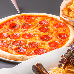 定番ペパロニピザ