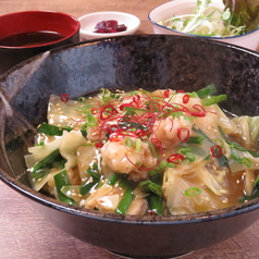 夢中になるこだわりの丼ぶり、味わい尽くせ！