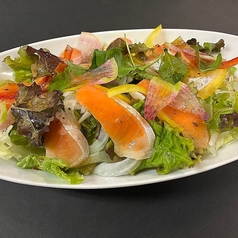 サーモンカルパッチョのサラダ仕立て