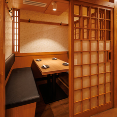 記念日やデートなどでお使い頂けるカップルシート雰囲気を大事にしたお部屋で幅広い年代層に支持を受けており、様々なシーンで活躍しております♪ランチ、カフェ、ディナーと時と共に変わりゆく奥羽本荘の姿をお楽しみ下さい♪(おでん/居酒屋/川崎駅/飲み放題/完全個室/海鮮/炉端焼き/焼き鳥)