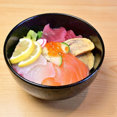 鮮魚と生まぐろの贅沢丼