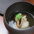 料理メニュー写真 松茸と海老真丈のお椀