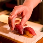 職人が真心込めて握る肉寿司を引き立てる、繊細な調味料のバランスにもこだわっております！