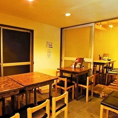 【テーブル席：4名席×4】