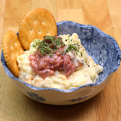 酒盗とゴルゴンゾーラのポテサラ