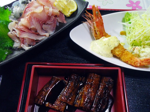 おいしいうなぎと鯉料理が食べられるお店。和食・洋食の定食メニューもとっても豊富。