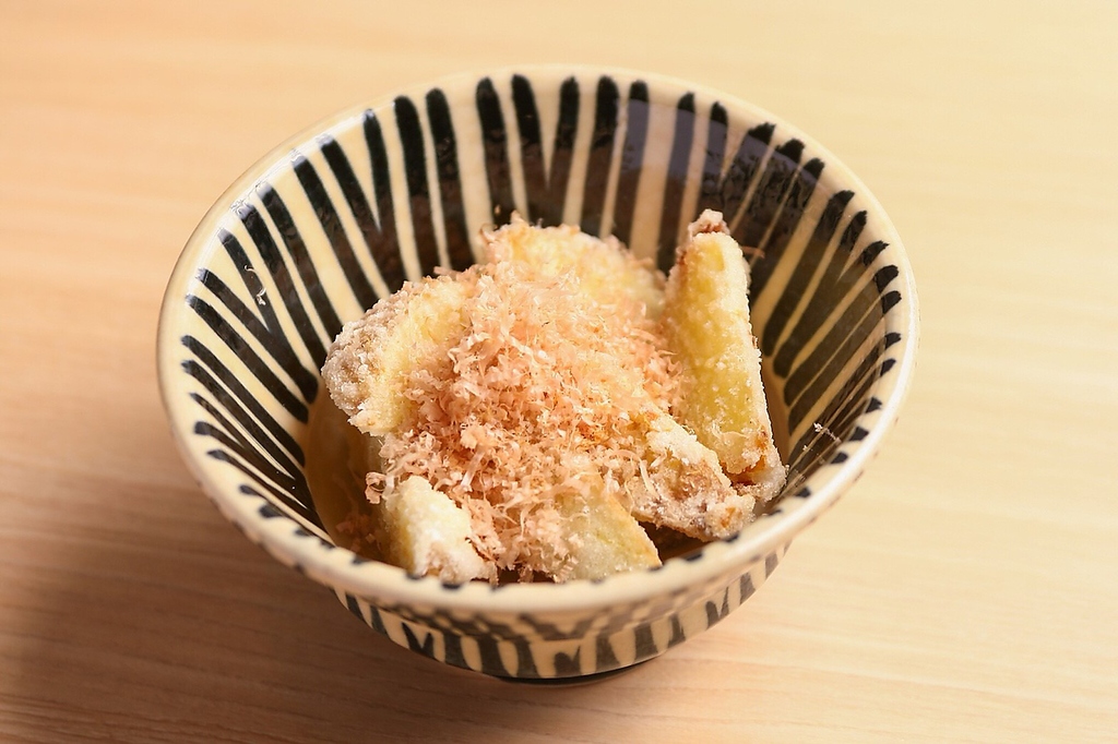 出汁ポテト!人気のウニクリームソースもおすすめメニューであります！！