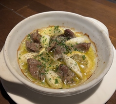 砂肝コンフィのアヒージョ