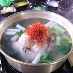 タッカンマリ1人前(トッポギ・砂ズリ・ジャガイモ・ネギ)〆の麺付き