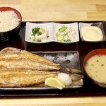 焼き魚の定食やフライ定食など、ボリューム満点でリーズナブルなランチメニューも人気です！