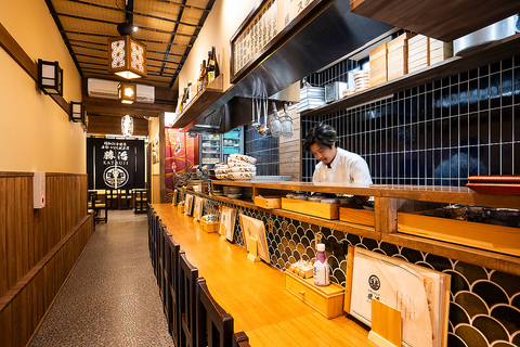 日本の美と知恵を一椀の料理に凝縮し、伝統と革新が織りなす食の体験をお届けします。