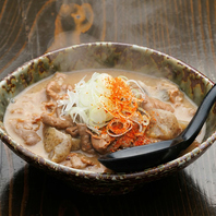 地元精肉店直送！常陸牛もつ使用の「自家製もつ煮」