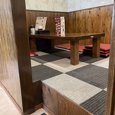 お座敷もあります！ゆったりと落ち着いた雰囲気の店内でお寛ぎいただけます。居心地の良い店内で美味しいお酒とお料理を楽しんでください！