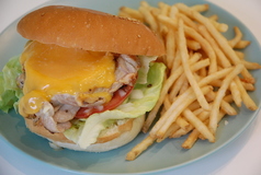 チーズチキンバーガー