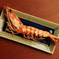 炭火を使った大きな『いろり』のある居酒屋。