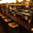 カウンター席がございます。お一人様でもご利用可能です。仕事帰りのサク飲みやお1人様、少人数でのお食事にもおすすめです。