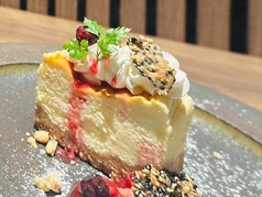 三重のチーズを使った、贅沢濃厚チーズケーキ