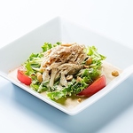 ヘルシー♪前菜で人気の棒棒鶏をサラダ仕立てにした人気商品『棒棒鶏サラダ』