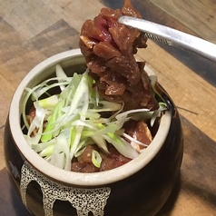 〈漬けちゃいました♪〉壺漬け嬢々苑ハラミ