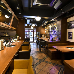 カウンター席は6席ご用意しております。デートにもぴったりです。