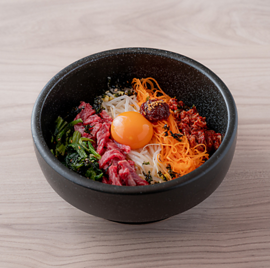 お肉以外にも、一品料理からご飯もの、スープまで素材にこだわったメニューをご用意しております◎