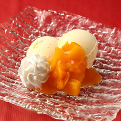 フローズンマンゴーとバニラアイス