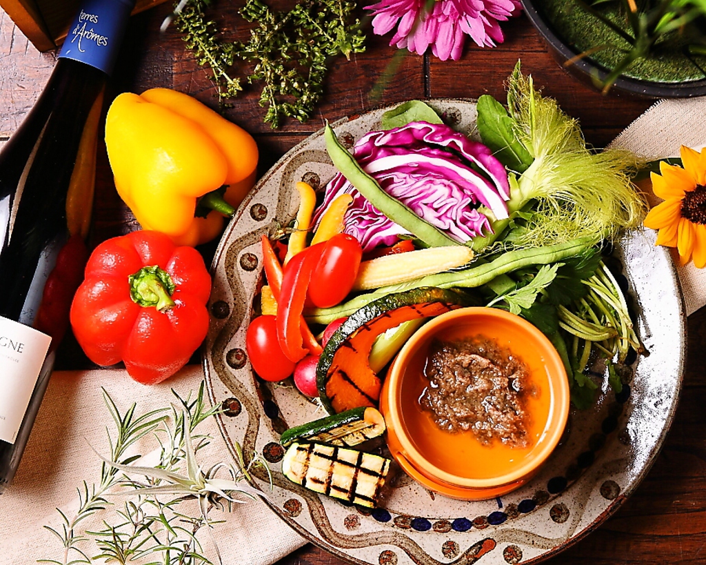 【世界一のアンチョビ】新鮮有機野菜と世界一のアンチョビを使用したバーニャカウダ！
