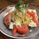トマトとチーズのカプレーゼ風冷製パスタ