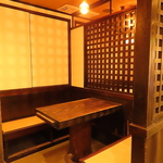 少人数宴会にぴったりな個室をご用意。女子会にもおすすめ。笑顔溢れるひとときをお楽しみください。